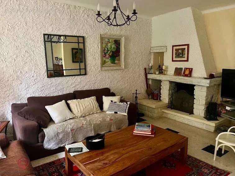 Maison à SAINT-JULIEN-DE-BRIOLA