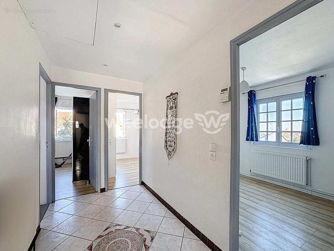 Maison à CHANTELOUP-LES-VIGNES