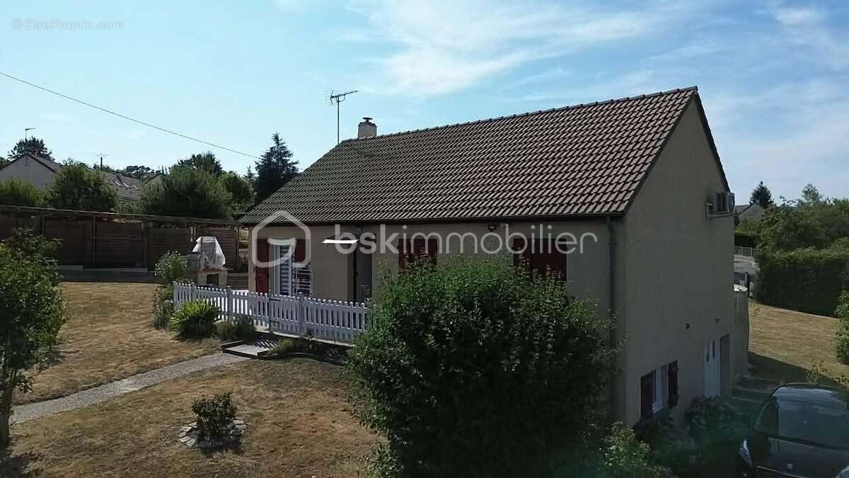 Maison avec garages - photo 7