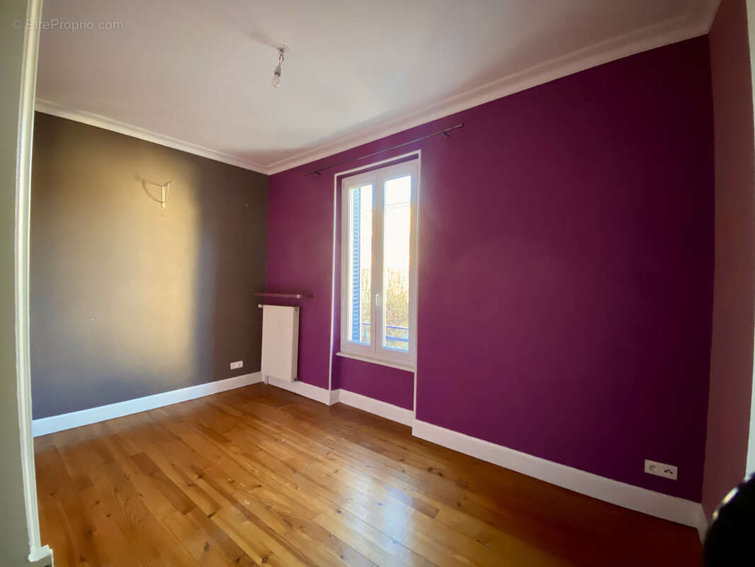 Maison à LES MARTRES-DE-VEYRE