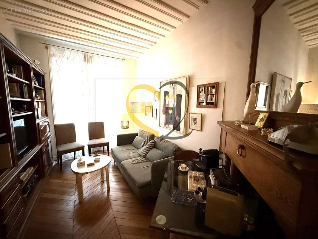 Appartement à PARIS-14E