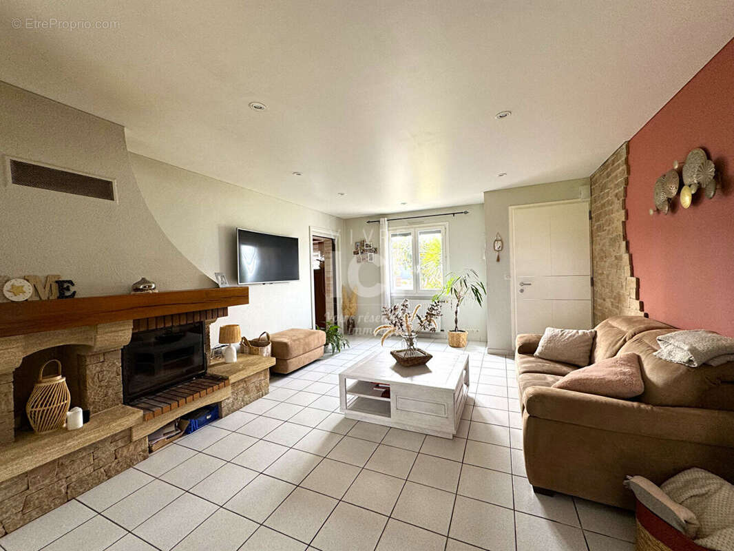 Maison à BOUGUENAIS