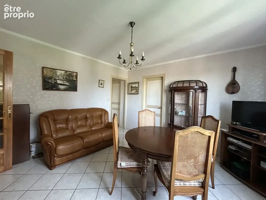 Maison 5 pièces 95 m² à vendre à La Poterie-Au-Perche (61190) - photo 3