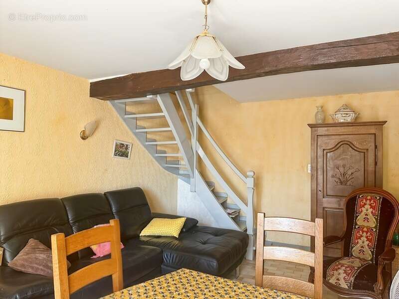 Maison à MONTESQUIOU