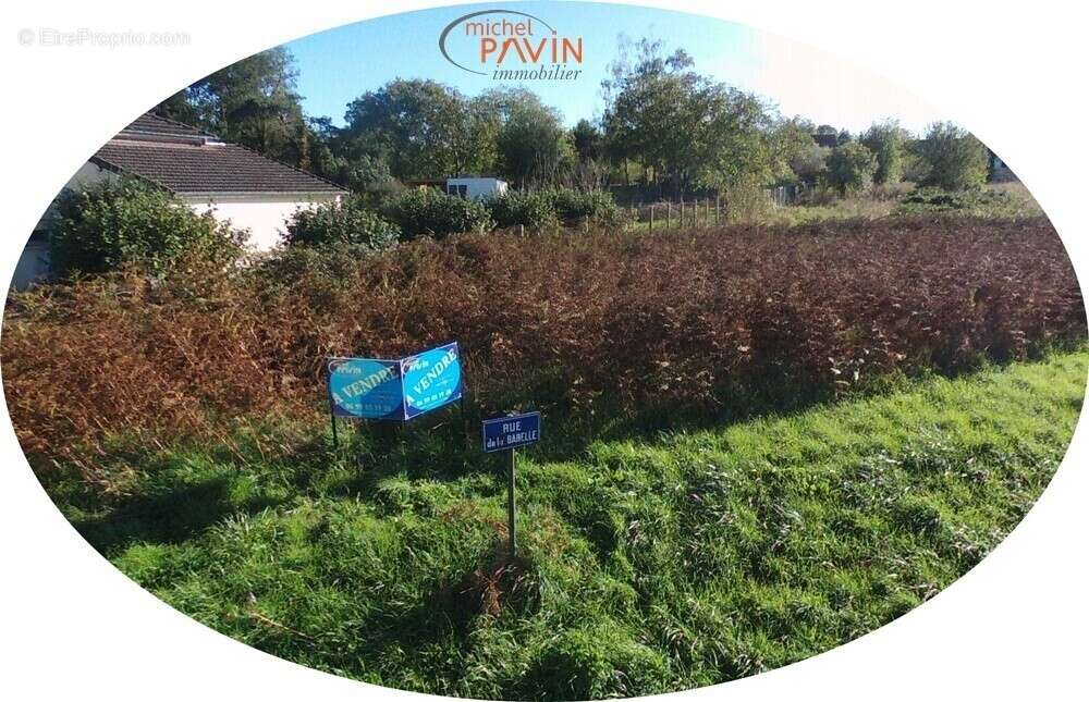 Terrain à LA GUERCHE-SUR-L&#039;AUBOIS