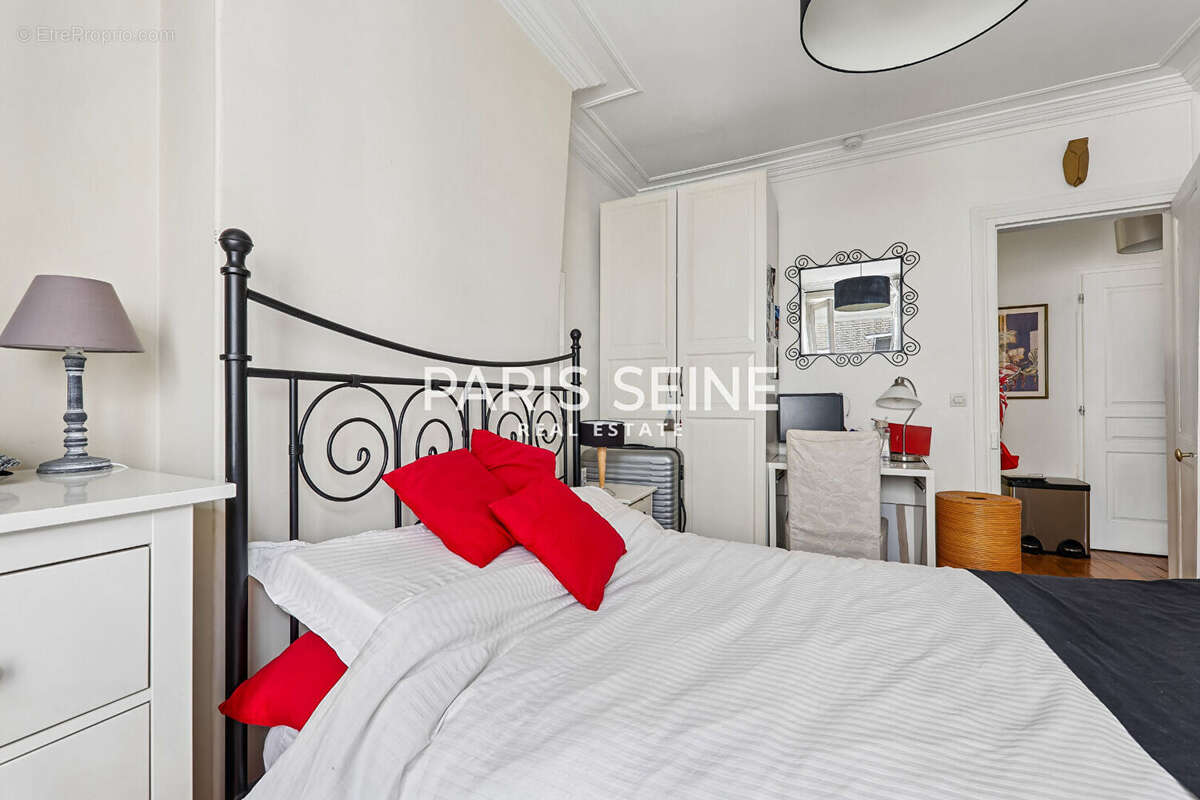 Appartement à PARIS-7E