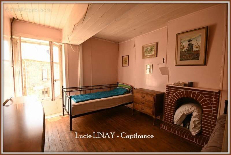 Maison de bourg avec terrain attenant - photo 5