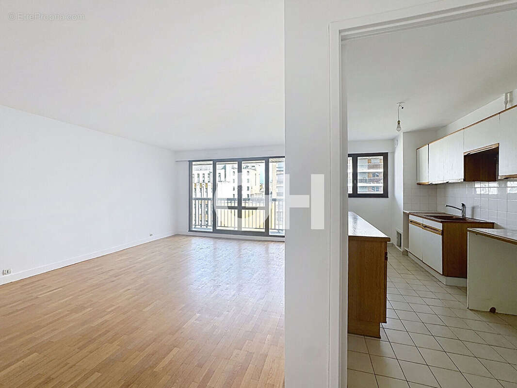 Paris 11ème Bel appartement 3 pièces avec balcon et vue dégagée - photo 2