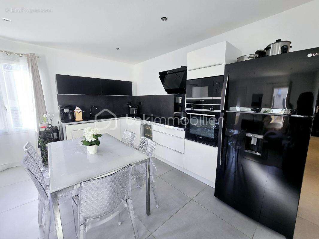 Appartement à VILLELAURE