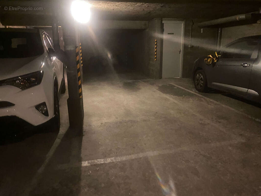 Parking à PARIS-14E