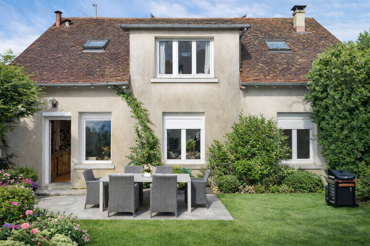 Maison à SAINT-YRIEIX-LA-PERCHE