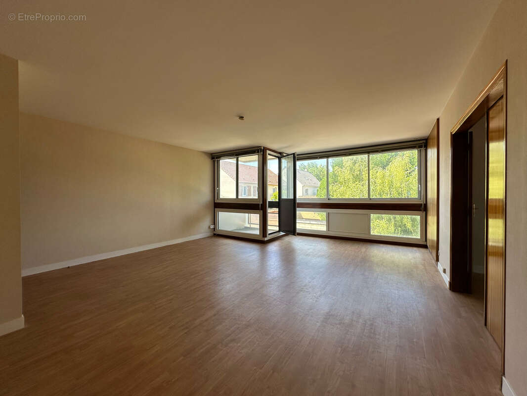 Appartement à TINQUEUX