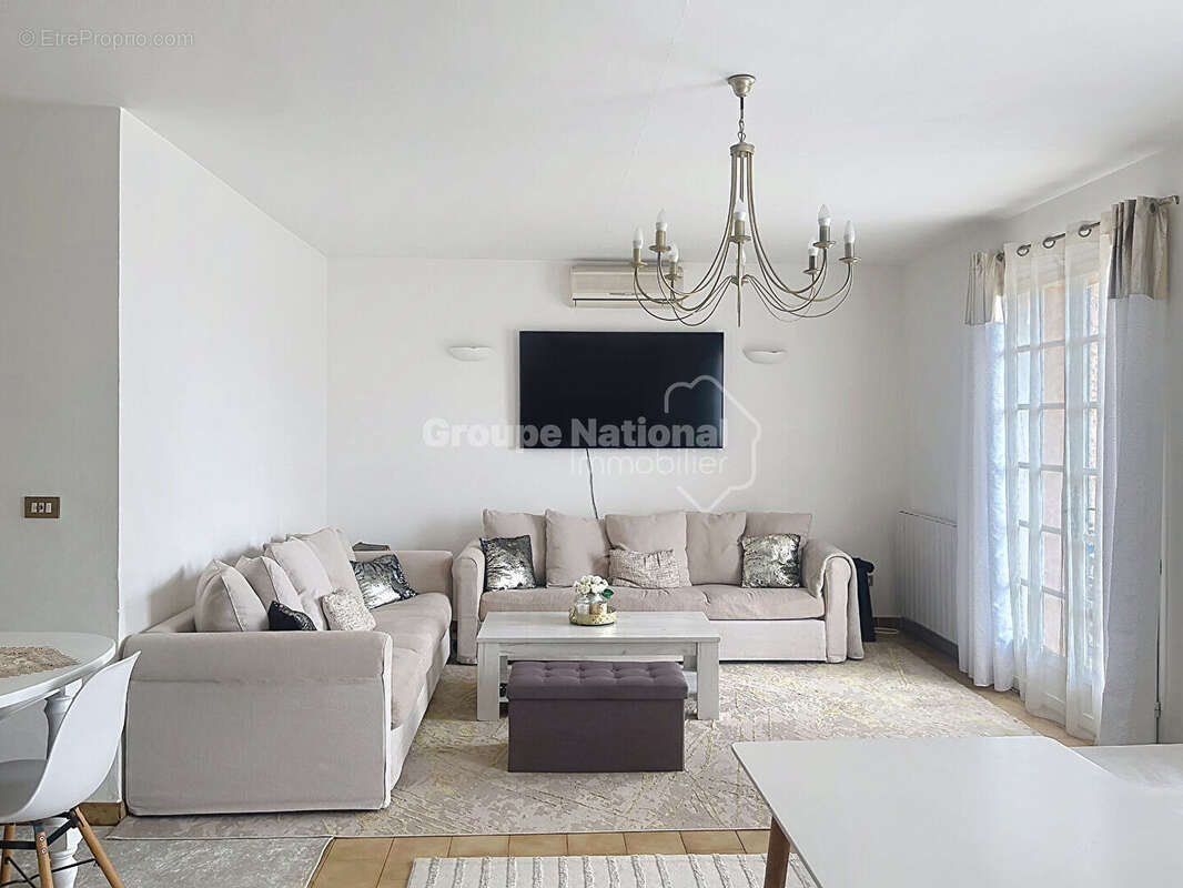 Châteauneuf-du-Pape  : Maison de 5 pièces (143 m²) avec terrasse de 240 m² et vue dégagée - photo 4