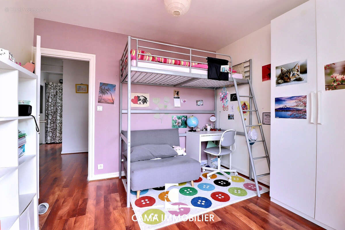 Appartement à FONTENAY-LE-FLEURY