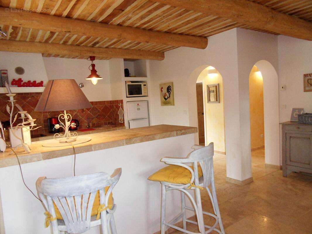 Bâtisse Provençale  10 pièce(s)  de 243,07 m2 - photo 12