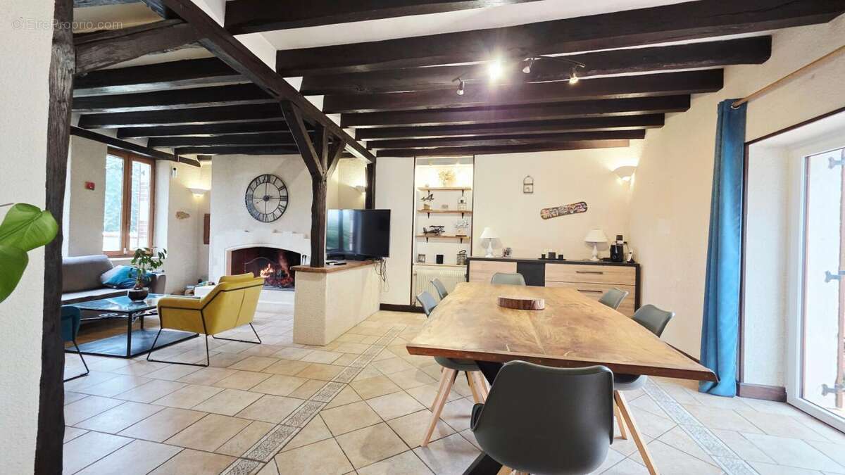 Maison à VASSELAY