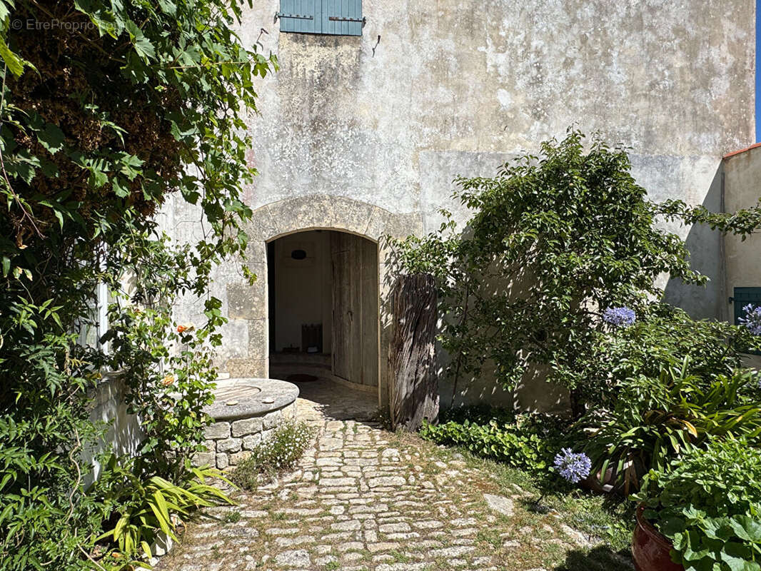 Maison Sainte Marie De Re 8 pièce(s) 222.50 m2 - photo 3