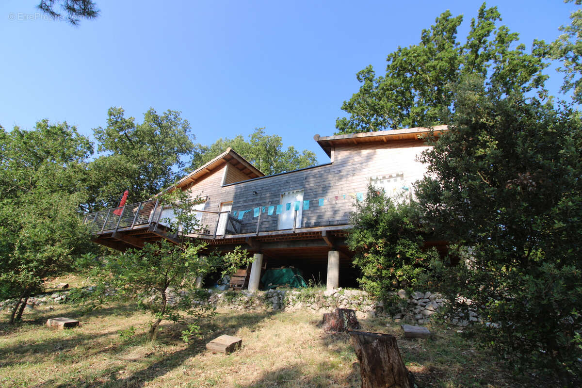 Charmante maison en bois de 98 m2 sur un terrain de 2800 m2. - photo 42