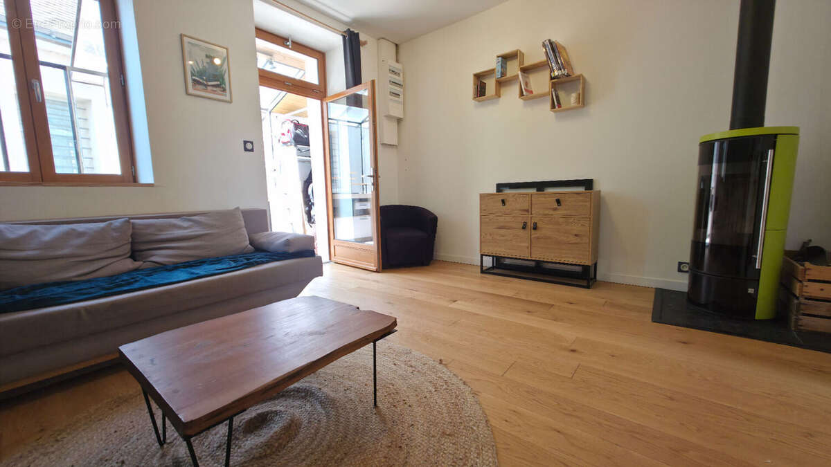 Charmante petite maison rénovée d'environ 50m² avec jardin et stationnement secteur Pont de Paille à Trignac - photo 4