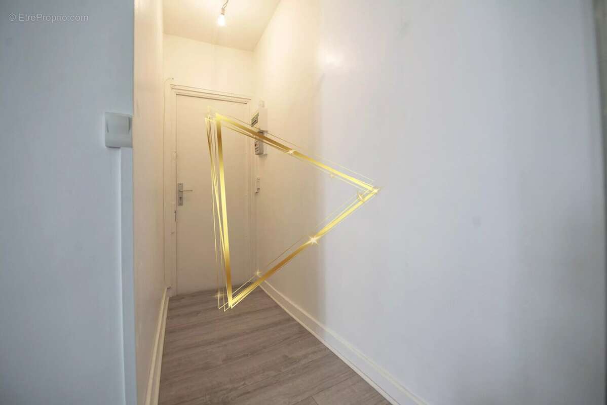 Charmant studio - à deux pas de la rue de Levis ! - photo 6