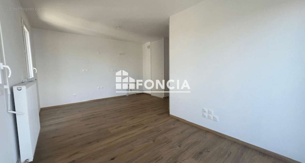 Appartement à MEYZIEU
