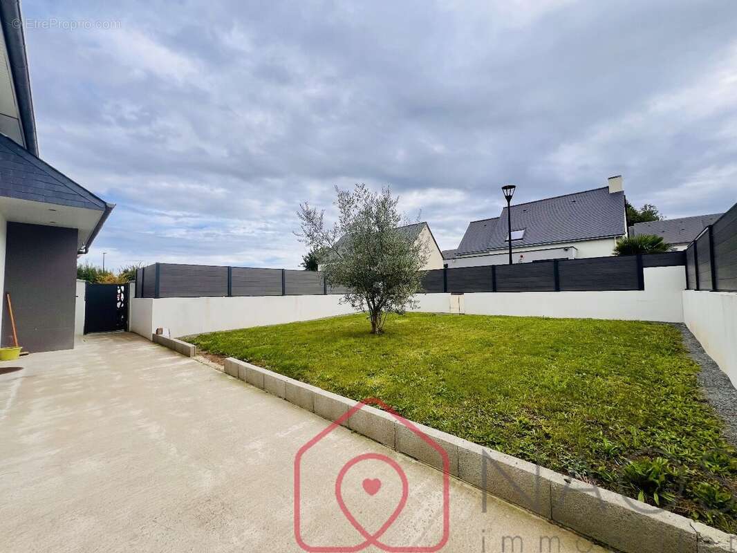 Maison à MINIAC-MORVAN