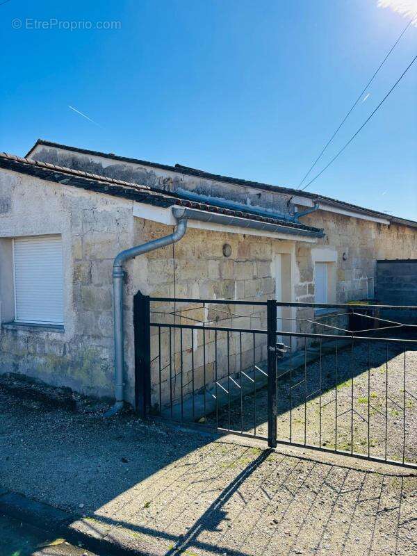 Appartement à COUTRAS