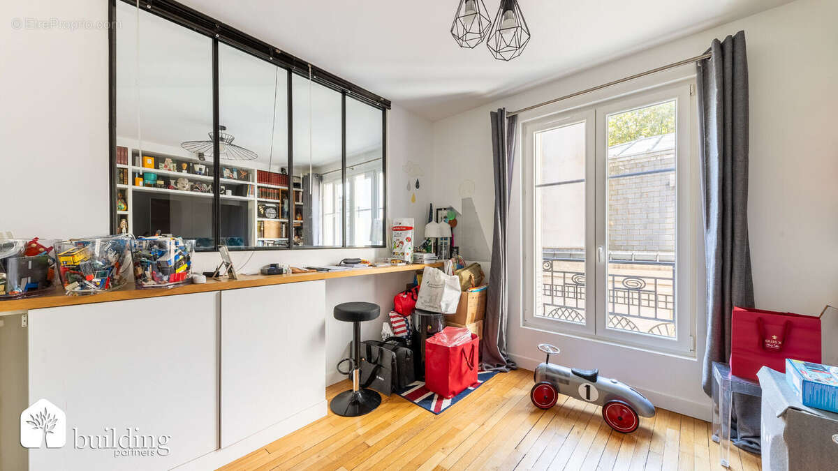 Appartement à LEVALLOIS-PERRET