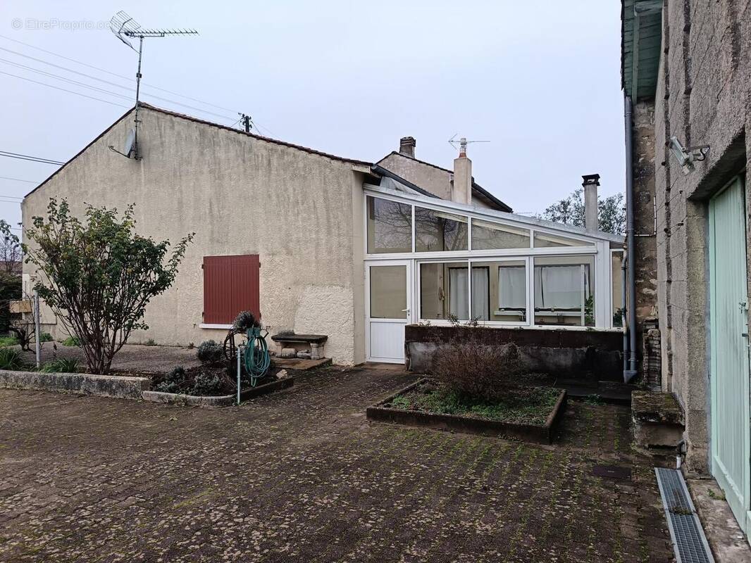 Photo 1 - Maison à COGNAC