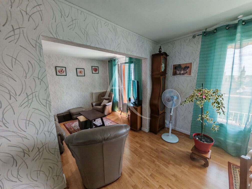 En vente fourchambault: appartement, 2 chambres, ascenceur, cave et parking - photo 4