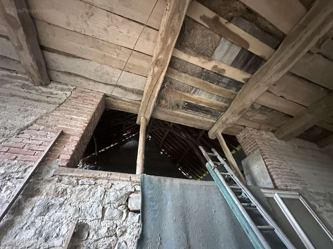 Maison à BOURG-LE-COMTE