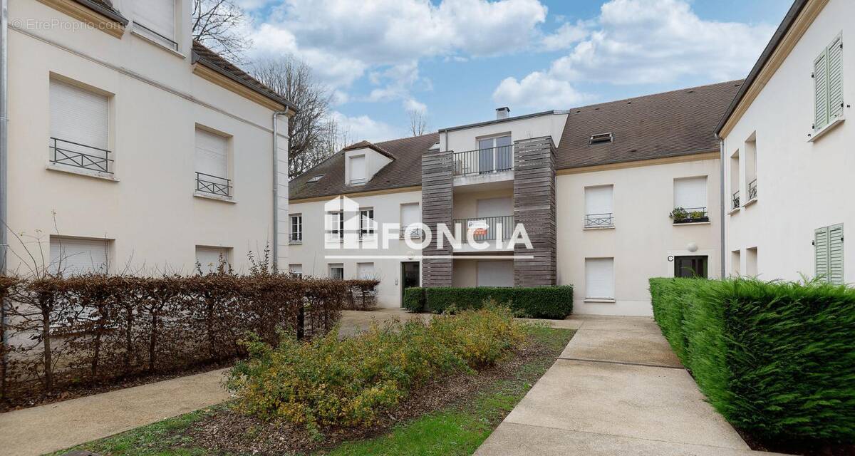 Appartement à MOISSY-CRAMAYEL