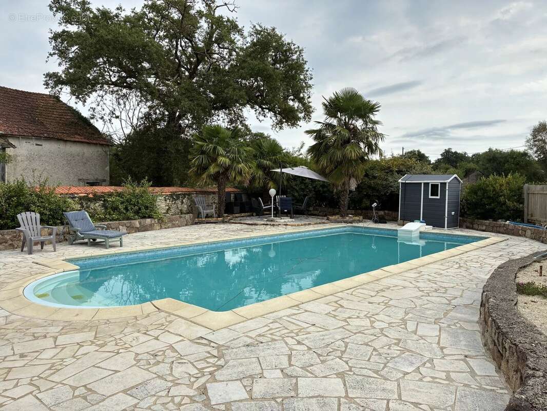 Maison rénovée avec gîte séparé de 3 chambres et piscine !! - photo 2