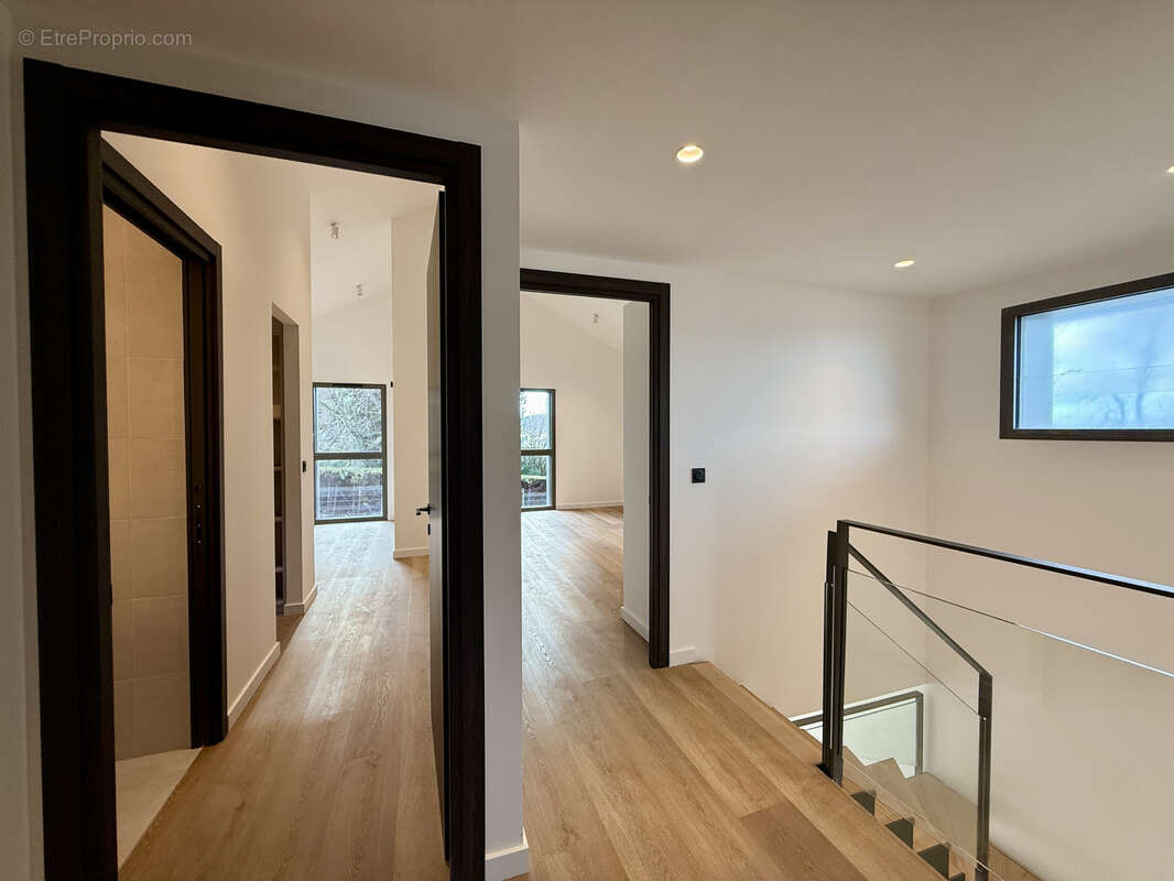 Maison à CRUSEILLES