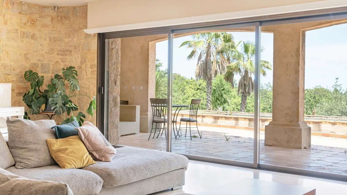 Maison à ROQUEFORT-LES-PINS