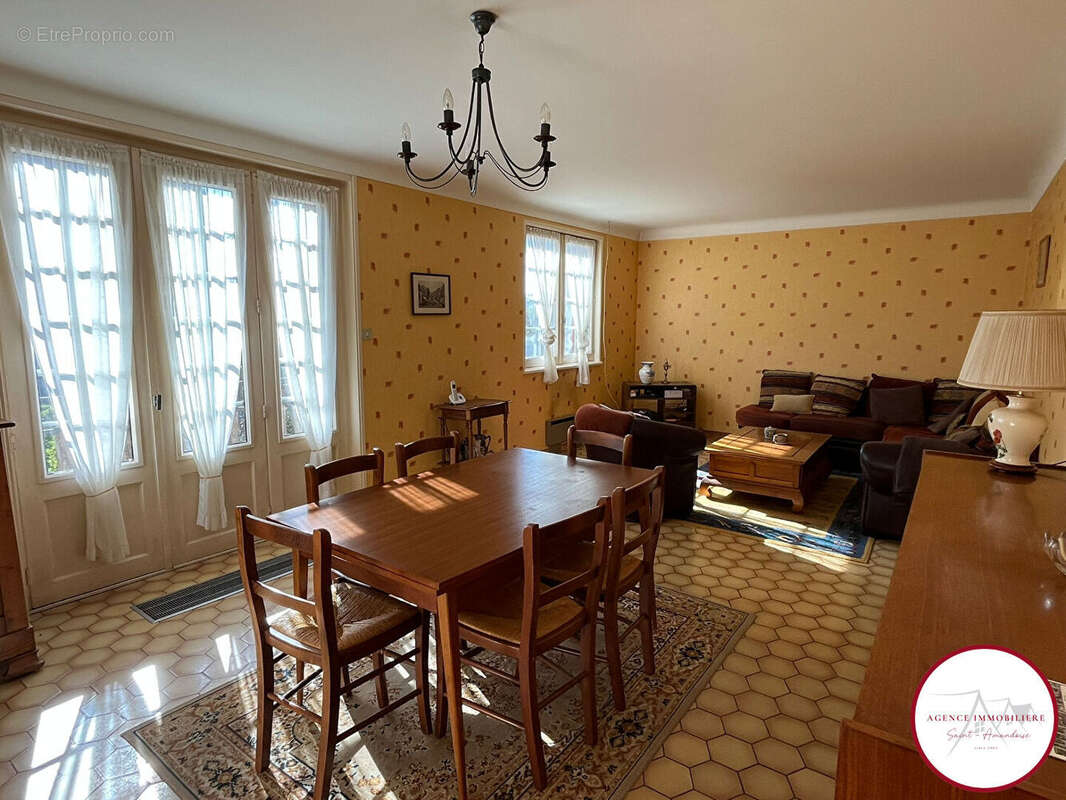 Maison à SAINT-AMAND-MONTROND