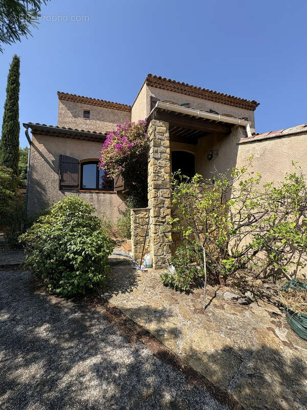 Maison 6 pièces, 4 chambres, Vue dégagée - Toulon Ouest Les Arènes - photo 16