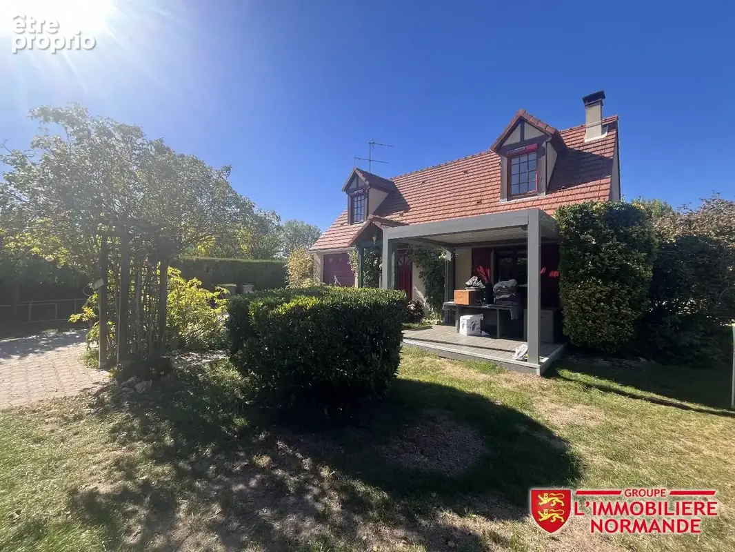 Pavillon traditionnel avec piscine, véranda et dépendances - photo 3
