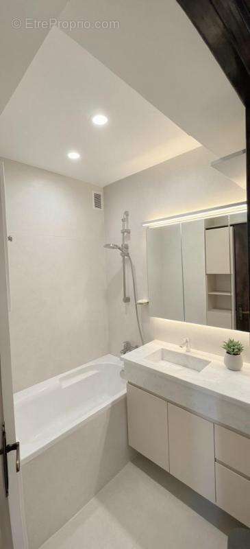 Appartement T4 place de stationnement et cave - photo 16