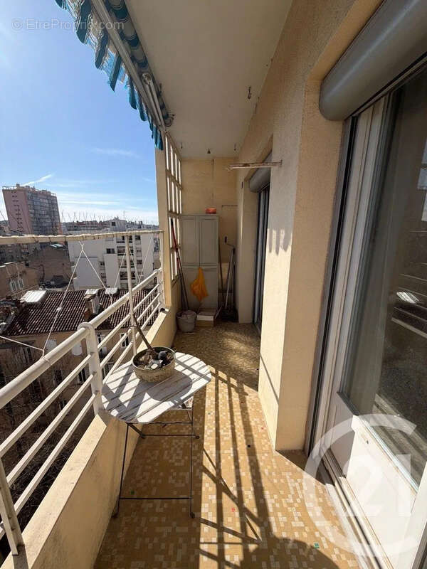Appartement à MARSEILLE-5E