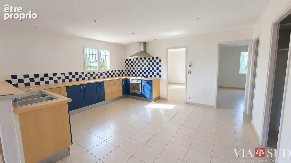 À puissalicon  une propriété atypique aux multiples possibilités ! - photo 6