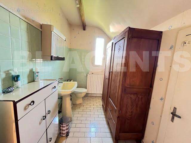 Maison à SAINT-JULIEN-DU-SAULT