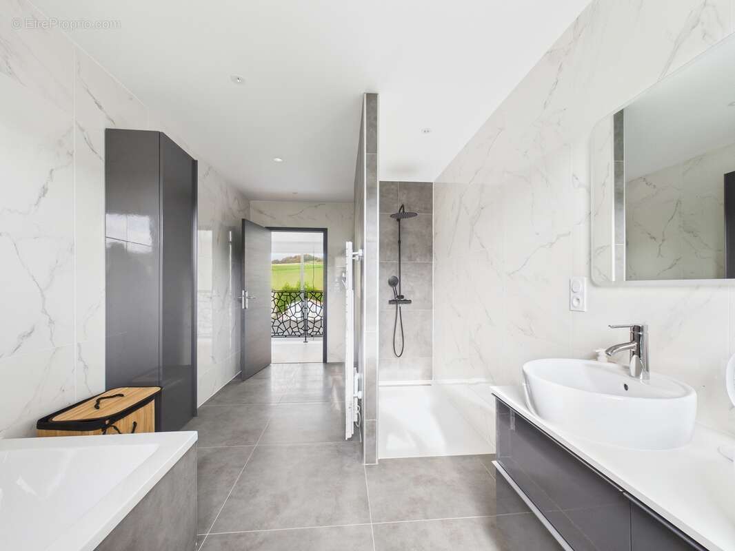 Maison à CHARLEVILLE-MEZIERES