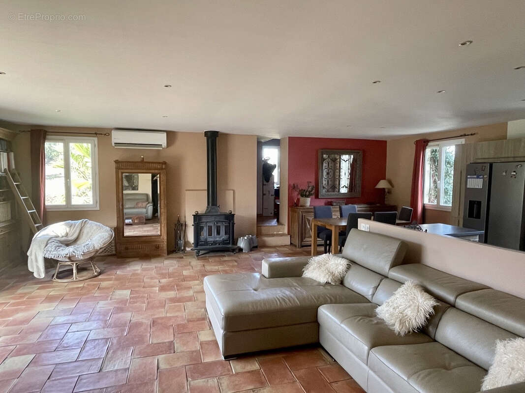 Maison à PLAN-DE-LA-TOUR