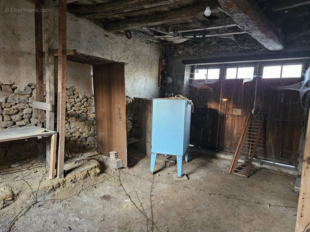 Maison à SAINT-LEGER-MAGNAZEIX