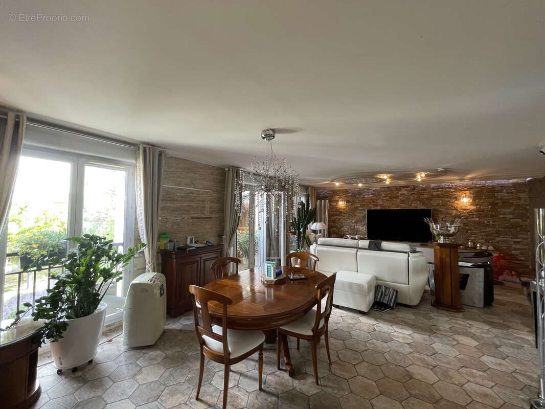 Appartement à SAINT-OUEN-L'AUMONE