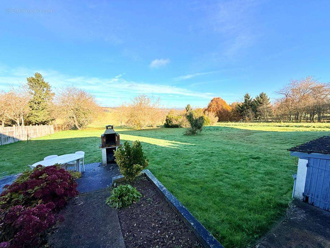 Maison à VILLENEUVE-SUR-YONNE