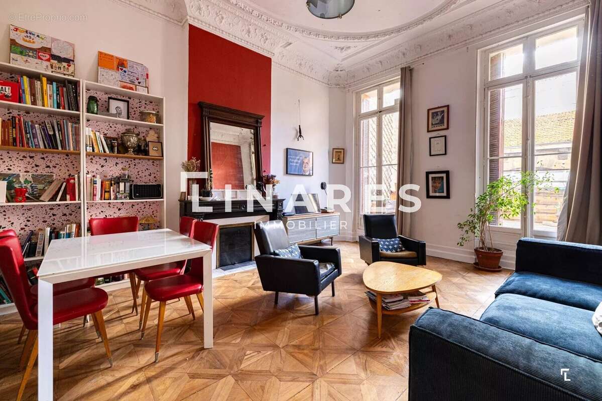 Appartement à MARSEILLE-1E