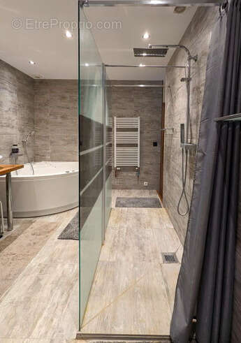 Magnifique maison en pierre renovée, avec vues,  sur terrain d'environ 1162m2 - photo 24