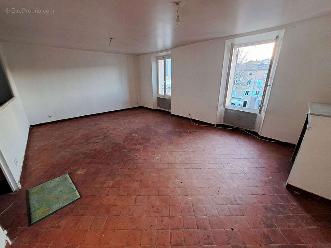 Appartement à MALAUCENE